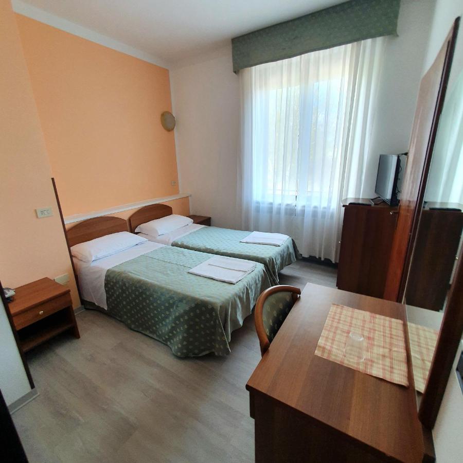 Hotel Perla Massa Lombarda Eksteriør bilde