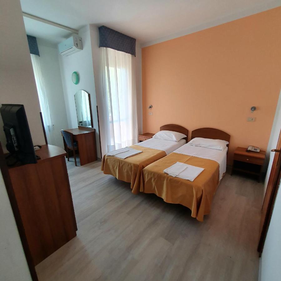 Hotel Perla Massa Lombarda Eksteriør bilde