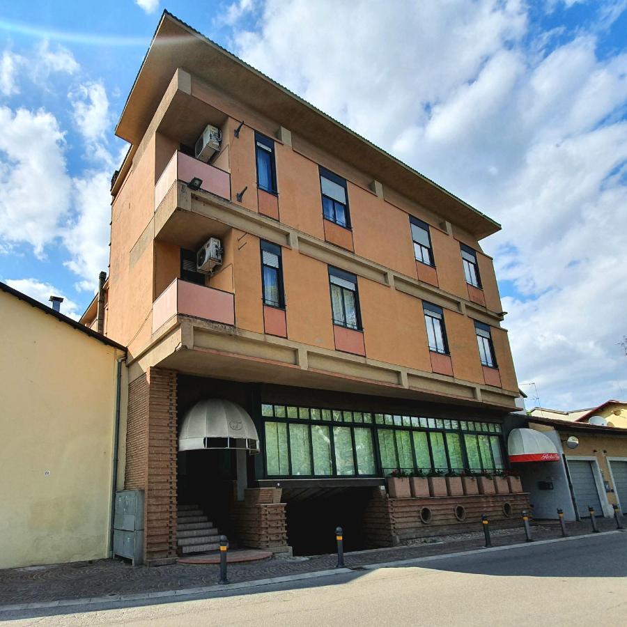 Hotel Perla Massa Lombarda Eksteriør bilde
