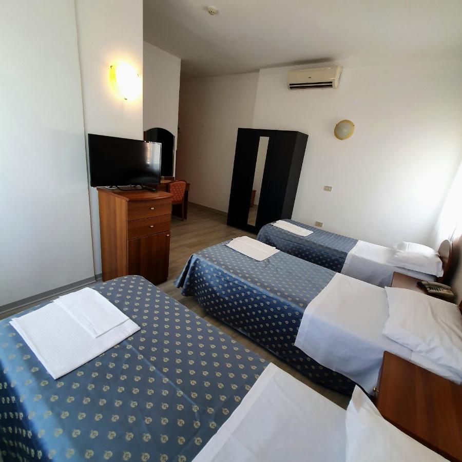 Hotel Perla Massa Lombarda Eksteriør bilde