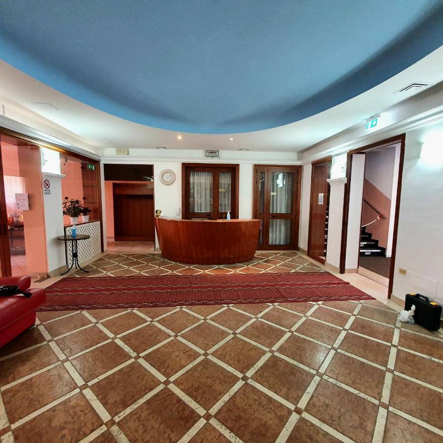 Hotel Perla Massa Lombarda Eksteriør bilde