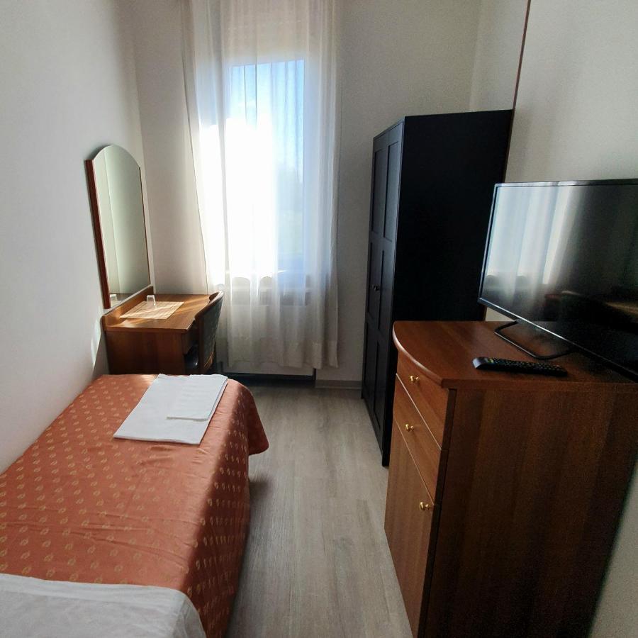 Hotel Perla Massa Lombarda Eksteriør bilde