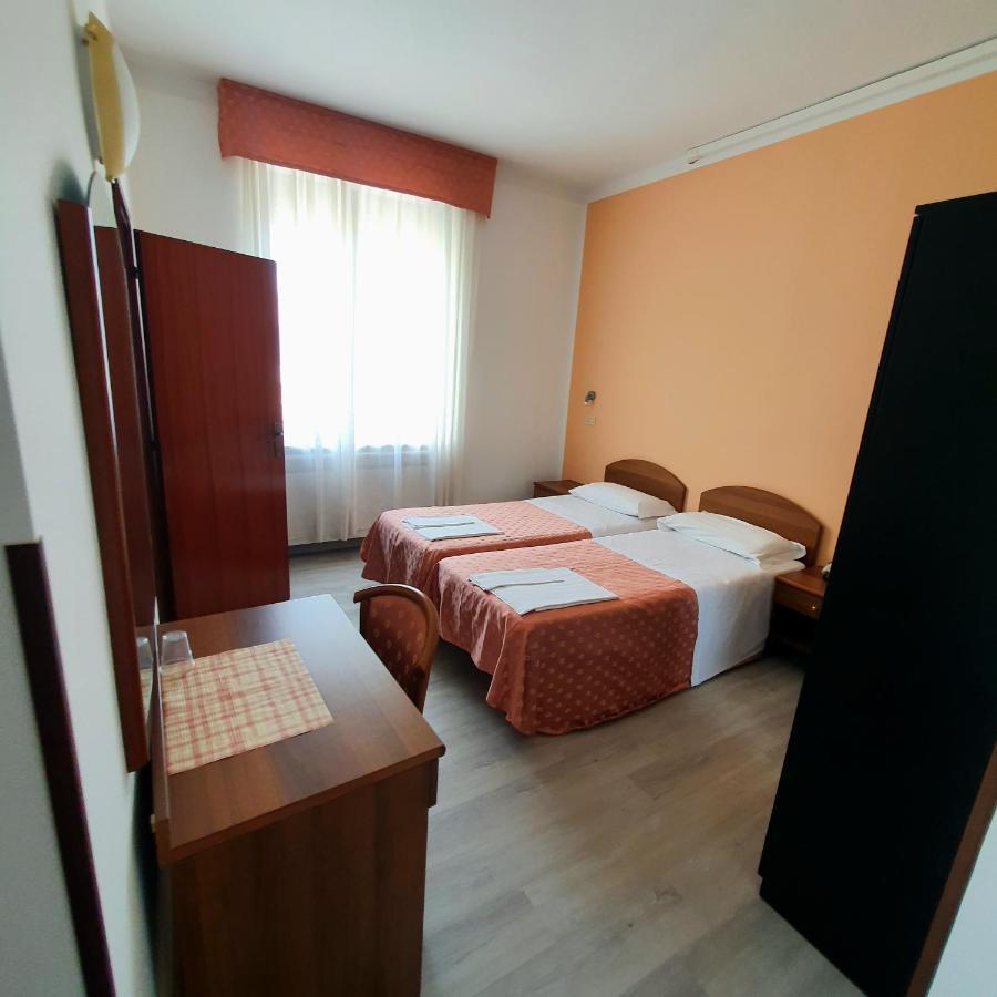 Hotel Perla Massa Lombarda Eksteriør bilde