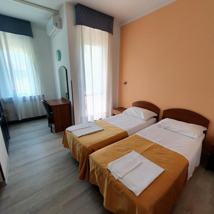 Hotel Perla Massa Lombarda Eksteriør bilde