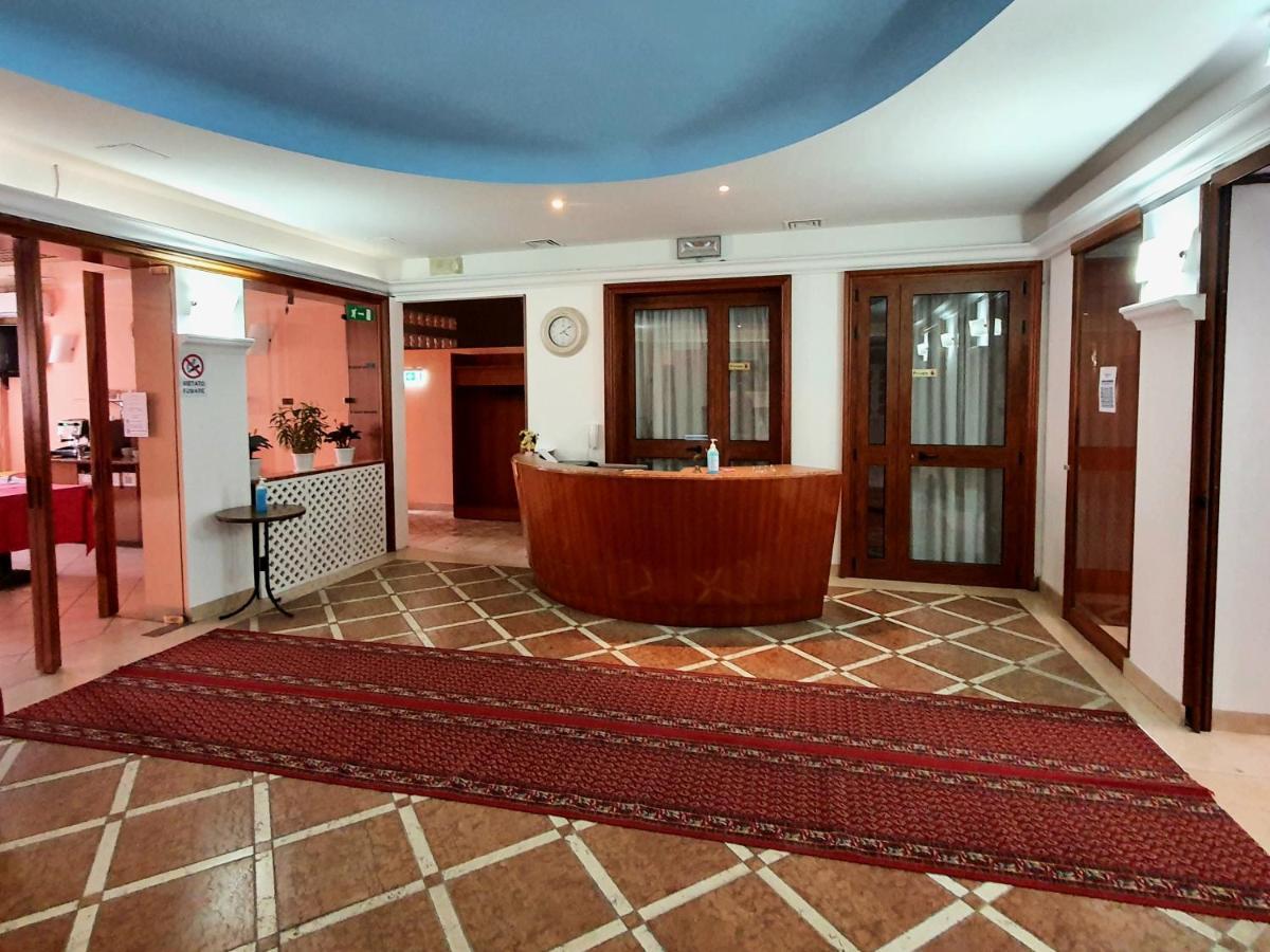 Hotel Perla Massa Lombarda Eksteriør bilde